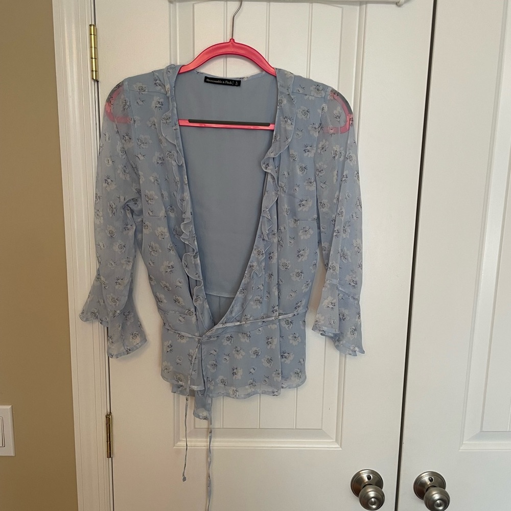 Abercrombie & Fitch top